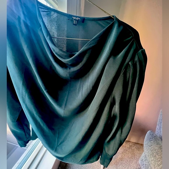 Massimo Dutti Cowl-neck Top. Full sleeve, mutton sleeve detail. US Size Medium - Picture 2 of 4